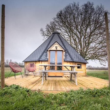 Gasthaus Kota Morannes sur Sarthe-Daumeray Exterior foto